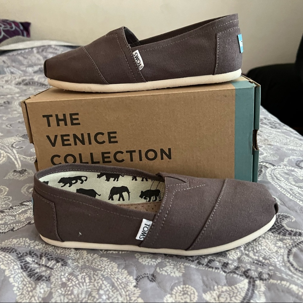 Never worn. Grey (ash) canvas